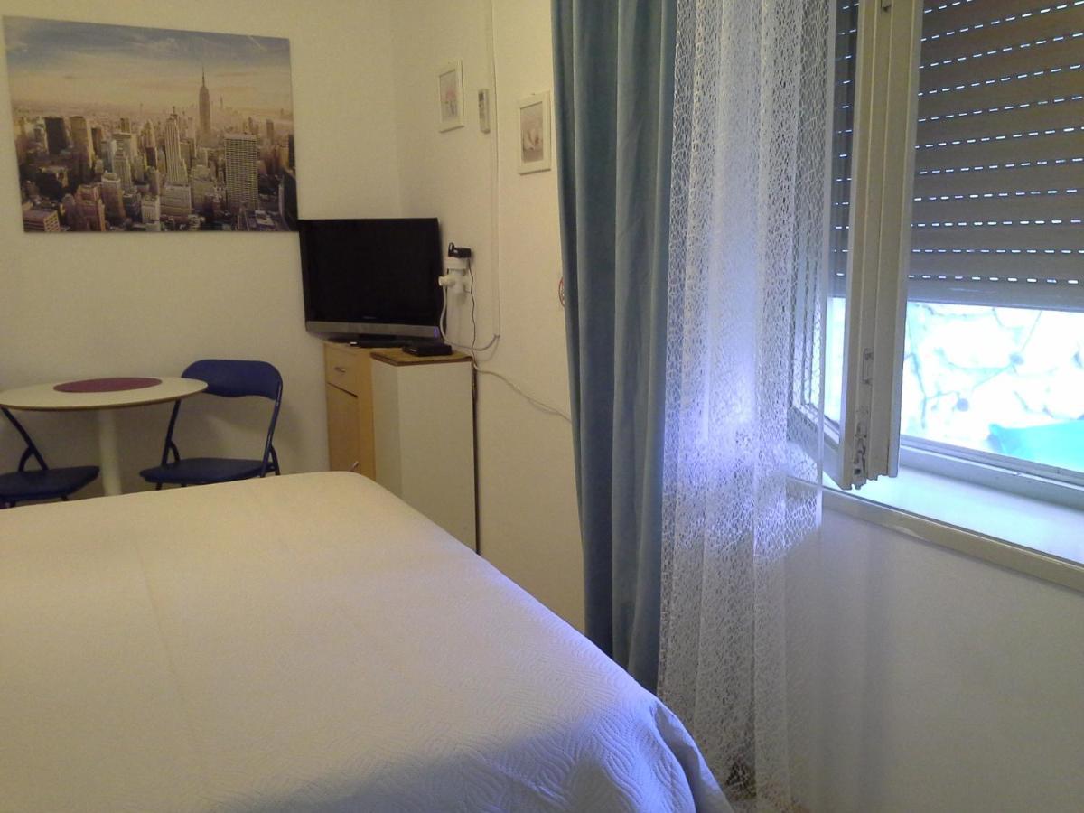 Isabele Appartement Brodarica  Buitenkant foto